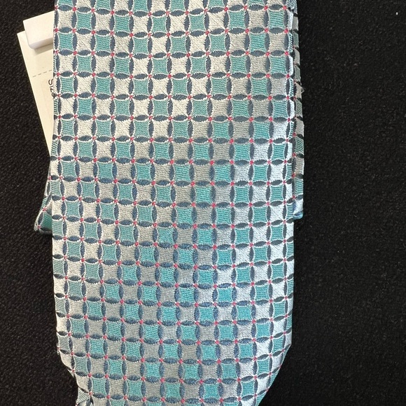 Armani men’s tie - Picture 2 of 2